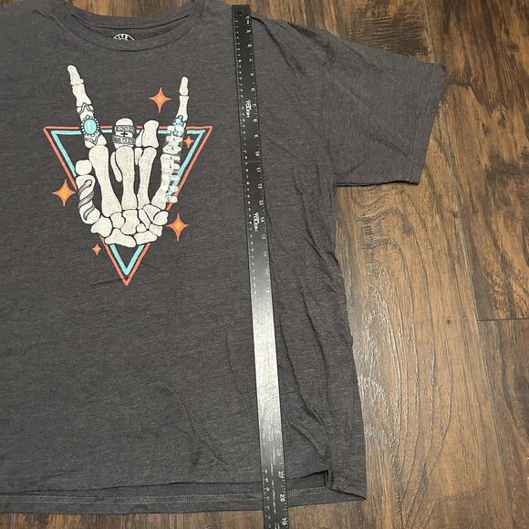 Live Outside The Limits Rock N Roll Skeleton Hand Women’s Large NWOT - Picture 3 of 6
